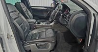 USED 2017 17 VOLKSWAGEN TOUAREG 3.0 TDI V6 BlueMotion Tech R-Line SUV 5dr Diesel Tiptronic 4WD Euro 6 (s/s) (262 ps) 