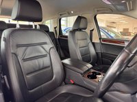 USED 2015 15 VOLKSWAGEN TOUAREG 3.0 TDI V6 BlueMotion Tech SE SUV 5dr Diesel Tiptronic 4WD Euro 6 (s/s) (204 ps) Touchscreen Nav | Heated Seats