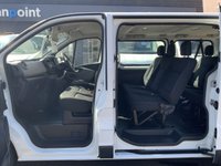 USED 2019 19 RENAULT TRAFIC 1.6 dCi 27 Business Minibus 9 Seater Double Cab 5dr Diesel Manual SWB Euro 6 (9 Seat) (120 bhp) 