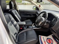 USED 2015 65 MITSUBISHI OUTLANDER 2.0h 12kWh GX4h SUV 5dr Petrol Plug-in Hybrid CVT 4WD Euro 6 (s/s) (200 ps) **HEATED STEERING WHEEL**FULL LEATHER**CRUISE CONTROL**