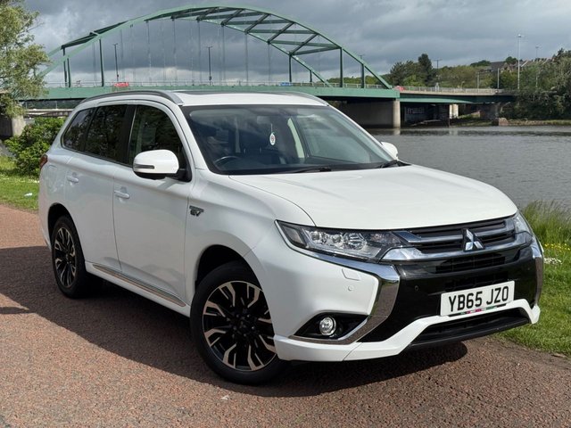 View our Mitsubishi Outlander range