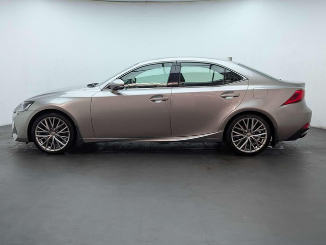 USED 2017 17 LEXUS IS 2.5 IS 300h Premier CVT 4dr CLICK & COLLECT/ HOME DELIVERY