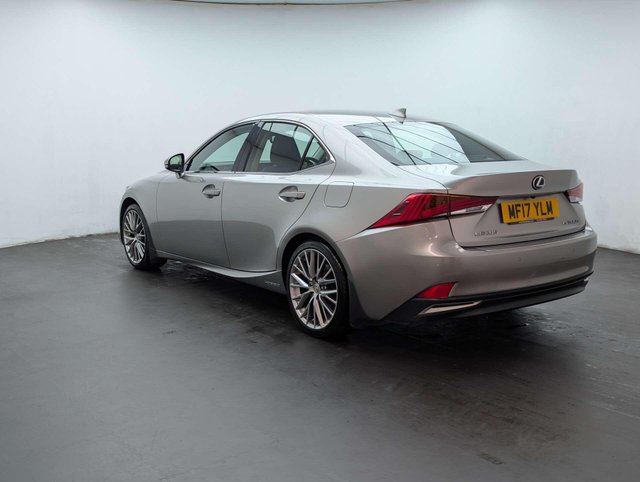 USED 2017 17 LEXUS IS 2.5 IS 300h Premier CVT 4dr CLICK & COLLECT/ HOME DELIVERY