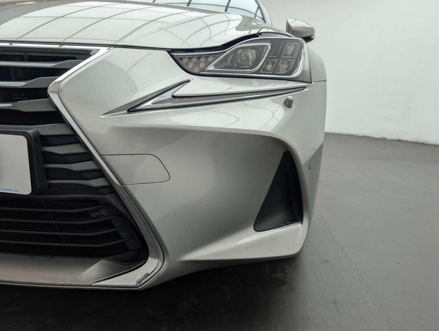 USED 2017 17 LEXUS IS 2.5 IS 300h Premier CVT 4dr CLICK & COLLECT/ HOME DELIVERY