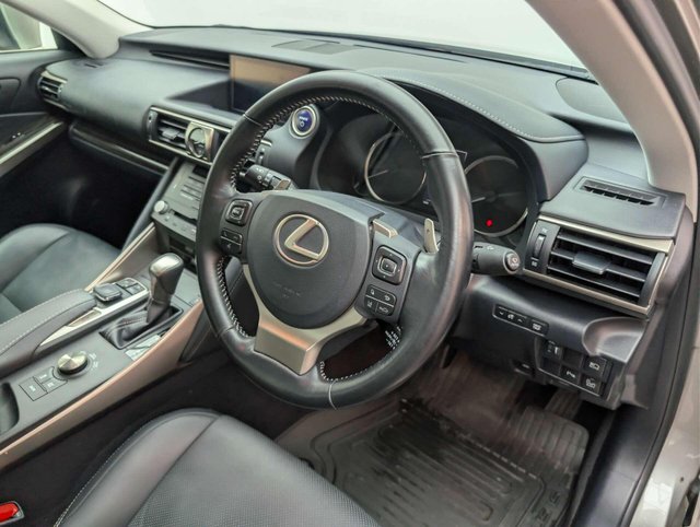 USED 2017 17 LEXUS IS 2.5 IS 300h Premier CVT 4dr CLICK & COLLECT/ HOME DELIVERY