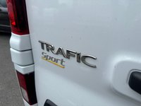 USED 2020 70 RENAULT TRAFIC 2.0 dCi ENERGY 30 Sport Panel Van 5dr Diesel Manual LWB Standard Roof Euro 6 (120 ps) NO VAT FSH LWB SPORT !!!! FRESH MOT + SERVICE !!! WELL PRICED