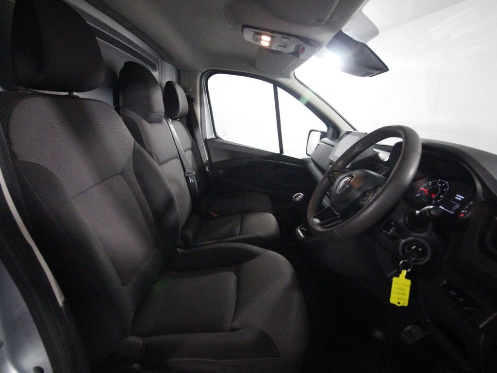 USED 2023 23 RENAULT TRAFIC 2.0 dCi Blue LL30 Advance Panel Van 5dr Diesel Manual L2 H1 Euro 6 (s/s) (130 ps) PLUS VAT