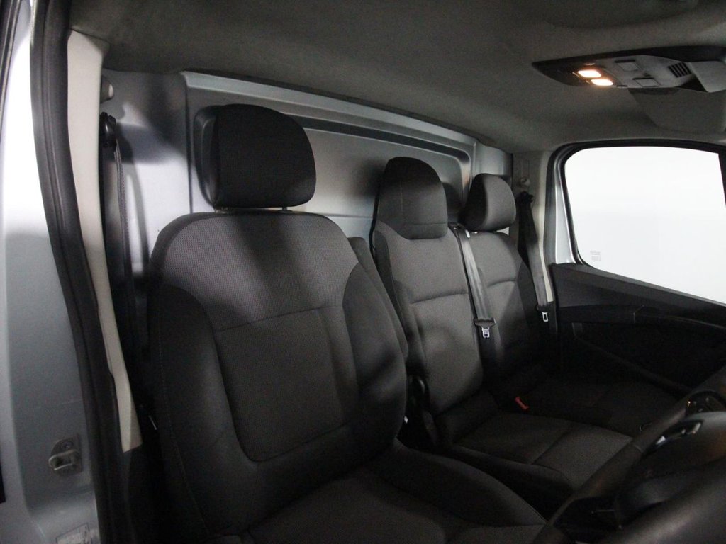 USED 2023 23 RENAULT TRAFIC 2.0 dCi Blue LL30 Advance Panel Van 5dr Diesel Manual L2 H1 Euro 6 (s/s) (130 ps) PLUS VAT