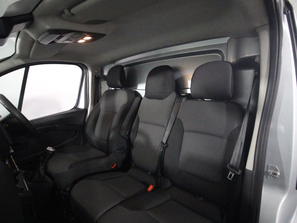 USED 2023 23 RENAULT TRAFIC 2.0 dCi Blue LL30 Advance Panel Van 5dr Diesel Manual L2 H1 Euro 6 (s/s) (130 ps) PLUS VAT