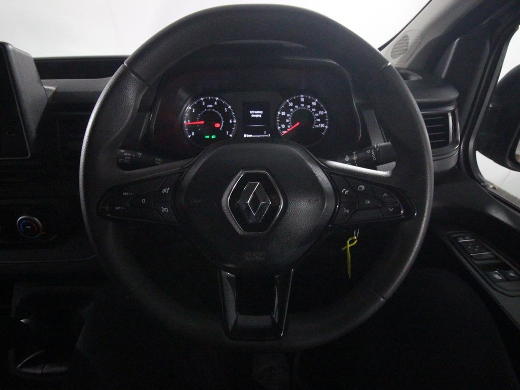 USED 2023 23 RENAULT TRAFIC 2.0 dCi Blue LL30 Advance Panel Van 5dr Diesel Manual L2 H1 Euro 6 (s/s) (130 ps) PLUS VAT