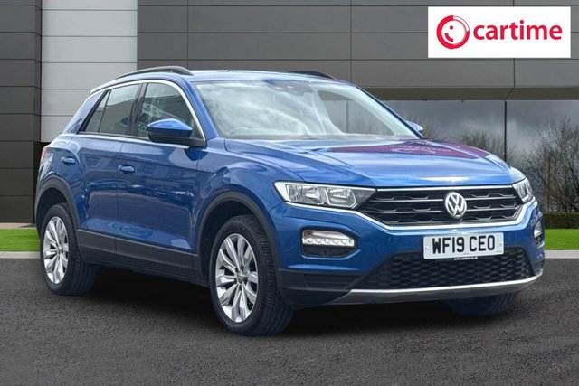 View our Volkswagen T-Roc 1.5 TSI GPF EVO SE SUV 5dr Petrol Manual Euro 6 (s/s) (150 ps) Front / Rear Parking Sensors, Car-Net App Connect, 17In Alloys, Electrically Foldable Door Mirrors, Heated Rear Window