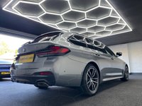 USED 2022 72 BMW 5 SERIES 2.0 530e 12kWh M Sport Touring 5dr Petrol Plug-in Hybrid Steptronic xDrive Euro 6 (s/s) (292 ps) 