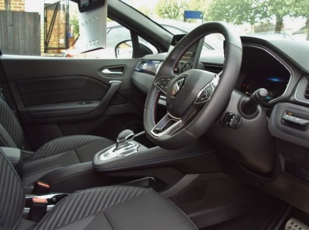 View our RENAULT CAPTUR