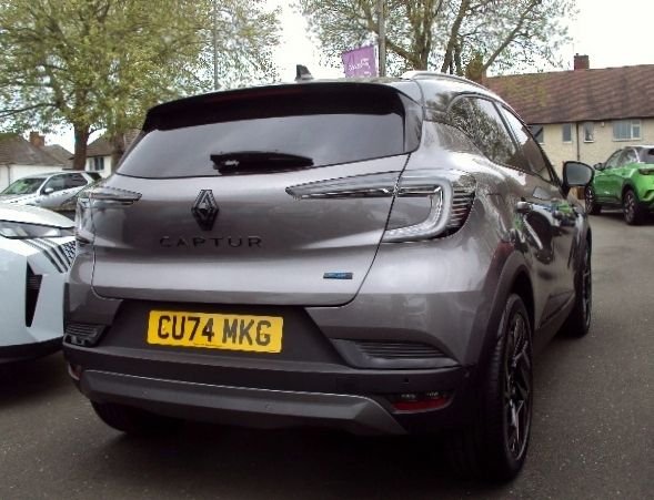 View our RENAULT CAPTUR