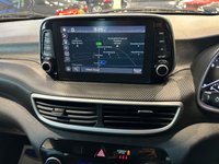 USED 2020 70 HYUNDAI TUCSON 1.6 GDi SE Nav SUV 5dr Petrol Manual Euro 6 (s/s) (132 ps) APPLE CARPLAY, REVERSE CAMERA, LED DAYTIME RUNNING LIGHTS, DUAL CLIMATE  CONTROL, AIR CONDITIONING, CRUISE CONTROL, SPEED LIMITER, ISOFIX, 8 INCH TOUCHSCREEN DISPLAY WITH SAT NAV, 17 INCH ALLOY WHEELS, POLAR WHITE