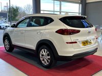 USED 2020 70 HYUNDAI TUCSON 1.6 GDi SE Nav SUV 5dr Petrol Manual Euro 6 (s/s) (132 ps) APPLE CARPLAY, REVERSE CAMERA, LED DAYTIME RUNNING LIGHTS, DUAL CLIMATE  CONTROL, AIR CONDITIONING, CRUISE CONTROL, SPEED LIMITER, ISOFIX, 8 INCH TOUCHSCREEN DISPLAY WITH SAT NAV, 17 INCH ALLOY WHEELS, POLAR WHITE