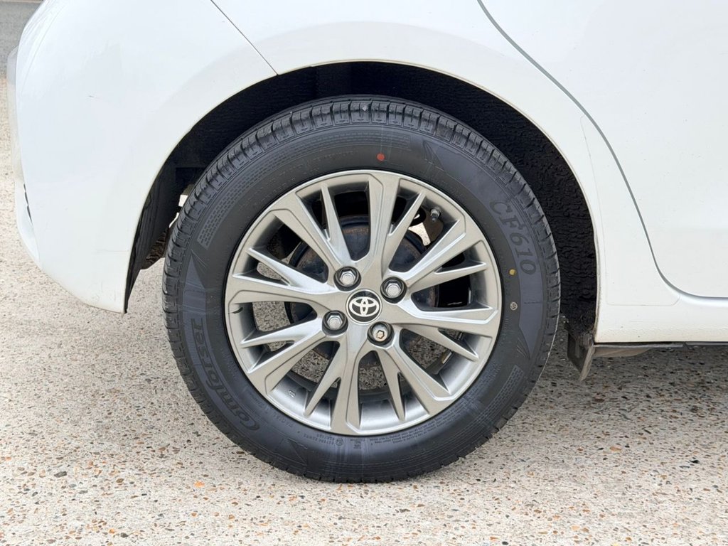 USED 2017 TOYOTA YARIS 1.5 VVT-i Icon Hatchback 5dr Petrol CVT Euro 6 (111 ps) 1 Owner|5 Services|Camera|CRS|&pound;35 Annual Road Tax|