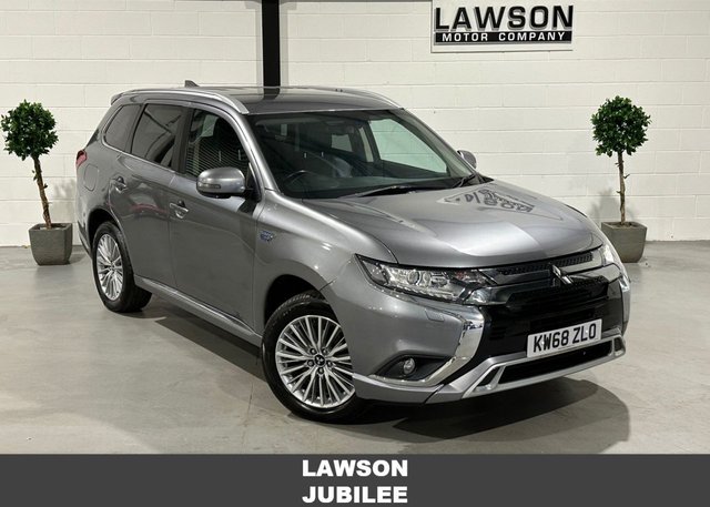 2018 OUTLANDER 2.4H TWINMOTOR 13.8KWH JURO SUV 5DR PETROL PLUG IN HYBRID CVT 4WD... photo