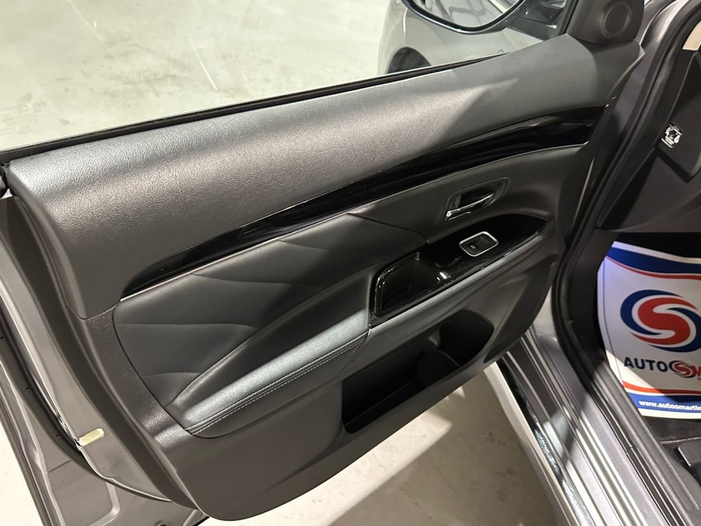 USED 2018 68 MITSUBISHI OUTLANDER 2.4h TwinMotor 13.8kWh Juro SUV 5dr Petrol Plug-in Hybrid CVT 4WD Euro 6 (s/s) (209 ps) 