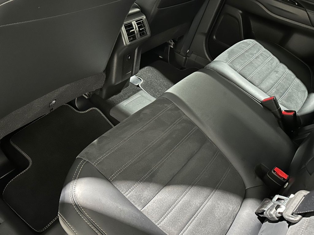 USED 2018 68 MITSUBISHI OUTLANDER 2.4h TwinMotor 13.8kWh Juro SUV 5dr Petrol Plug-in Hybrid CVT 4WD Euro 6 (s/s) (209 ps) 
