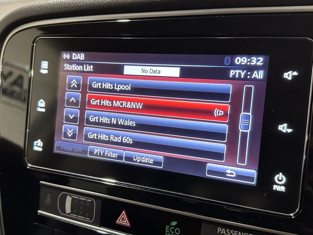 USED 2018 68 MITSUBISHI OUTLANDER 2.4h TwinMotor 13.8kWh Juro SUV 5dr Petrol Plug-in Hybrid CVT 4WD Euro 6 (s/s) (209 ps) 
