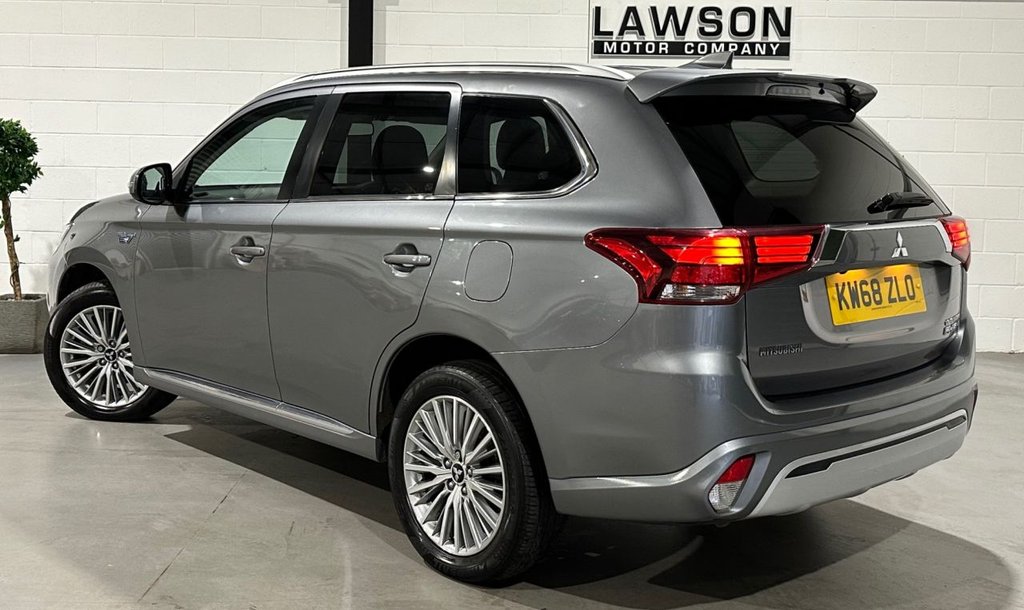 USED 2018 68 MITSUBISHI OUTLANDER 2.4h TwinMotor 13.8kWh Juro SUV 5dr Petrol Plug-in Hybrid CVT 4WD Euro 6 (s/s) (209 ps) 