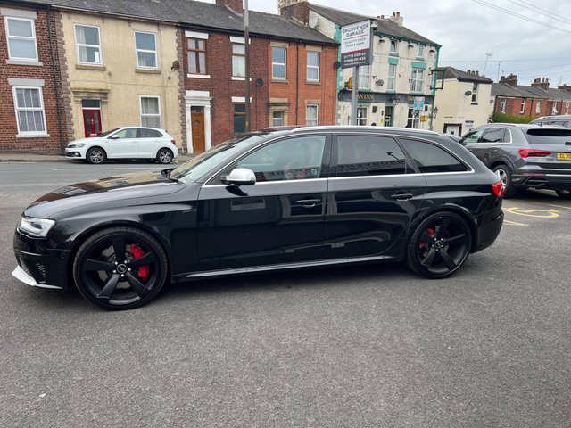 View our AUDI RS4 AVANT