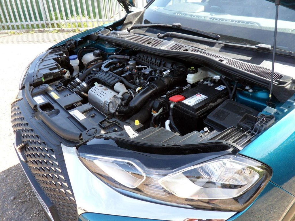 USED 2020 20 DS AUTOMOBILES DS 3 CROSSBACK 1.2 PureTech Prestige Crossback 5dr Petrol Manual Euro 6 (s/s) (100 ps) Millennium Blue - Onyx Black Roof