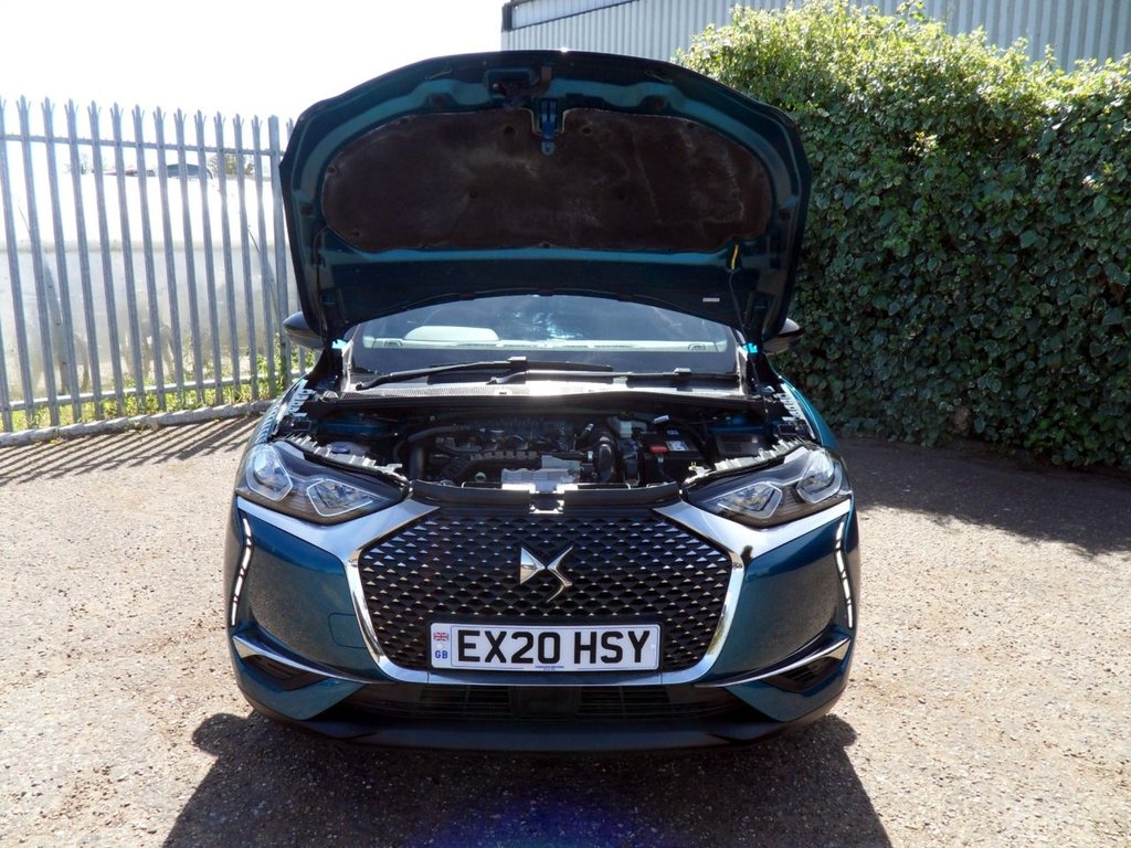 USED 2020 20 DS AUTOMOBILES DS 3 CROSSBACK 1.2 PureTech Prestige Crossback 5dr Petrol Manual Euro 6 (s/s) (100 ps) Millennium Blue - Onyx Black Roof