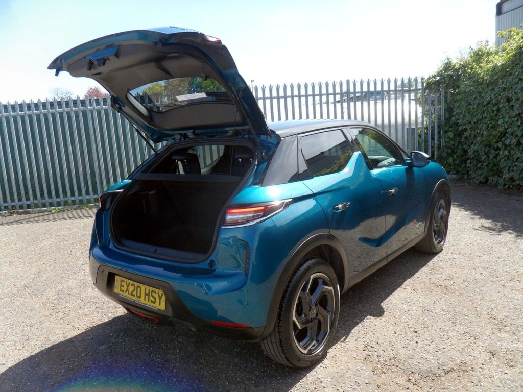 USED 2020 20 DS AUTOMOBILES DS 3 CROSSBACK 1.2 PureTech Prestige Crossback 5dr Petrol Manual Euro 6 (s/s) (100 ps) Millennium Blue - Onyx Black Roof