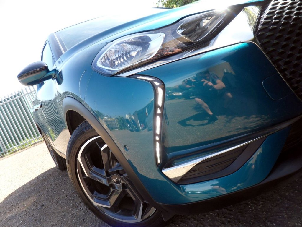 USED 2020 20 DS AUTOMOBILES DS 3 CROSSBACK 1.2 PureTech Prestige Crossback 5dr Petrol Manual Euro 6 (s/s) (100 ps) Millennium Blue - Onyx Black Roof