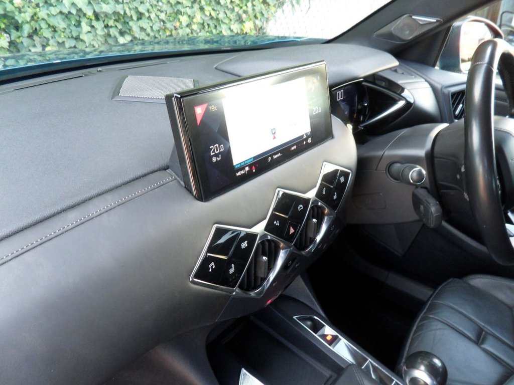 USED 2020 20 DS AUTOMOBILES DS 3 CROSSBACK 1.2 PureTech Prestige Crossback 5dr Petrol Manual Euro 6 (s/s) (100 ps) Millennium Blue - Onyx Black Roof