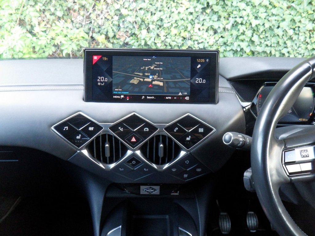 USED 2020 20 DS AUTOMOBILES DS 3 CROSSBACK 1.2 PureTech Prestige Crossback 5dr Petrol Manual Euro 6 (s/s) (100 ps) Millennium Blue - Onyx Black Roof