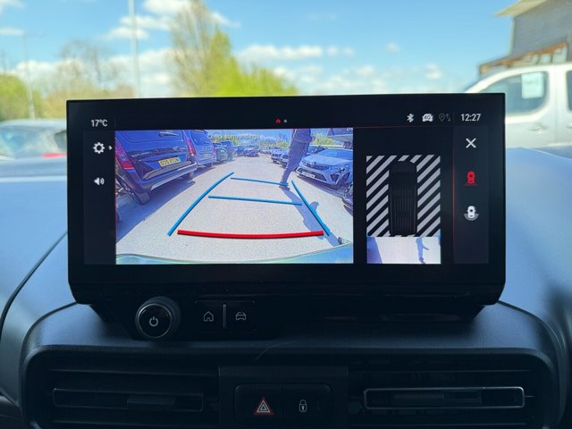 View our VAUXHALL Combo Life Electric