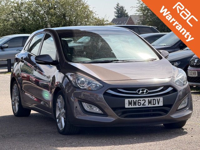 2013 HYUNDAI I30 1.6 CRDI PREMIUM HATCHBACK 5DR DIESEL MANUAL EURO 5 128 PS SATNAV... photo