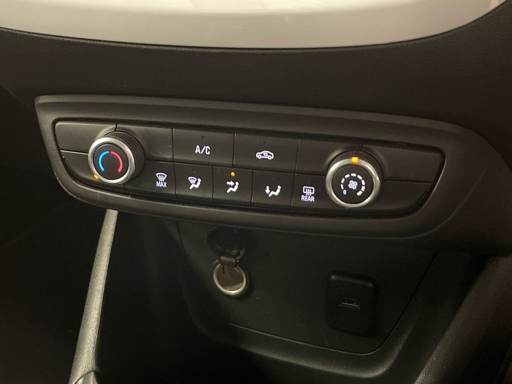 USED 2020 70 VAUXHALL CROSSLAND X 1.2 Griffin SUV 5dr Petrol Manual Euro 6 (s/s) (83 ps) air conditioning