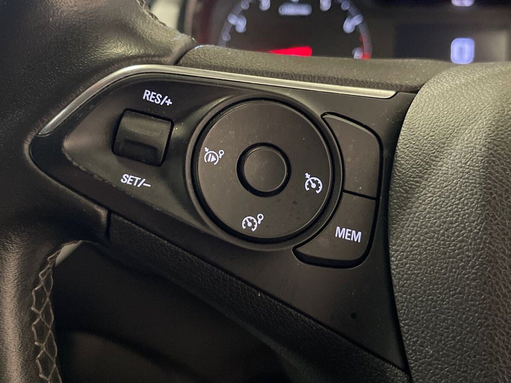 USED 2020 70 VAUXHALL CROSSLAND X 1.2 Griffin SUV 5dr Petrol Manual Euro 6 (s/s) (83 ps) air conditioning