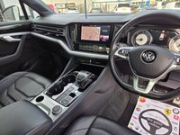 USED 2018 68 VOLKSWAGEN TOUAREG 3.0 TDI V6 R-Line SUV 5dr Diesel Tiptronic 4Motion Euro 6 (s/s) (286 ps) 