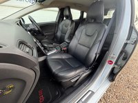 USED 2015 65 VOLVO V40 2.0 D4 SE Lux Nav Hatchback 5dr Diesel Auto Euro 6 (s/s) (190 ps) www.suffolkcarcentre.co.uk - Located at Lowestoft