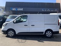 USED 2025 75 RENAULT Trafic E-Tech SL30 52kWh Advance Panel Van 5dr Electric Auto L1 H1 (122 ps) Deliver Miles 