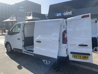 USED 2025 75 RENAULT Trafic E-Tech SL30 52kWh Advance Panel Van 5dr Electric Auto L1 H1 (122 ps) Deliver Miles 