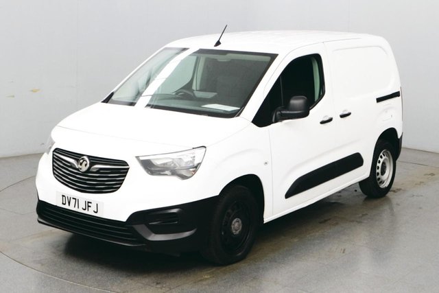 View our Vauxhall Combo 1.5 Turbo D 2300 Dynamic 100 BHP L1 H1 Euro 6 ULEZ Compliant