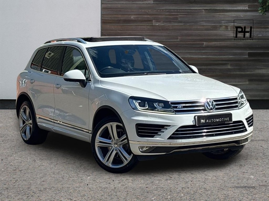 USED 2017 17 VOLKSWAGEN TOUAREG 3.0 TDI V6 BlueMotion Tech R-Line Plus SUV 5dr Diesel Tiptronic 4WD Euro 6 (s/s) (262 ps) PANORAMIC ROOF|HEATED S WHEEL