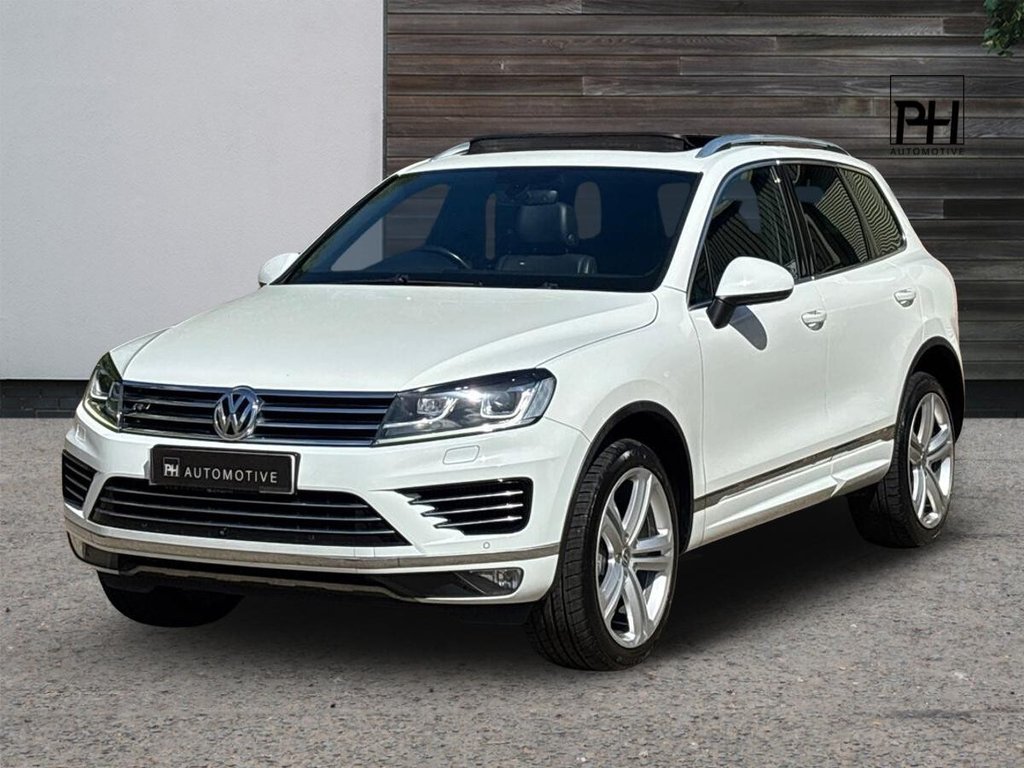 USED 2017 17 VOLKSWAGEN TOUAREG 3.0 TDI V6 BlueMotion Tech R-Line Plus SUV 5dr Diesel Tiptronic 4WD Euro 6 (s/s) (262 ps) PANORAMIC ROOF|HEATED S WHEEL