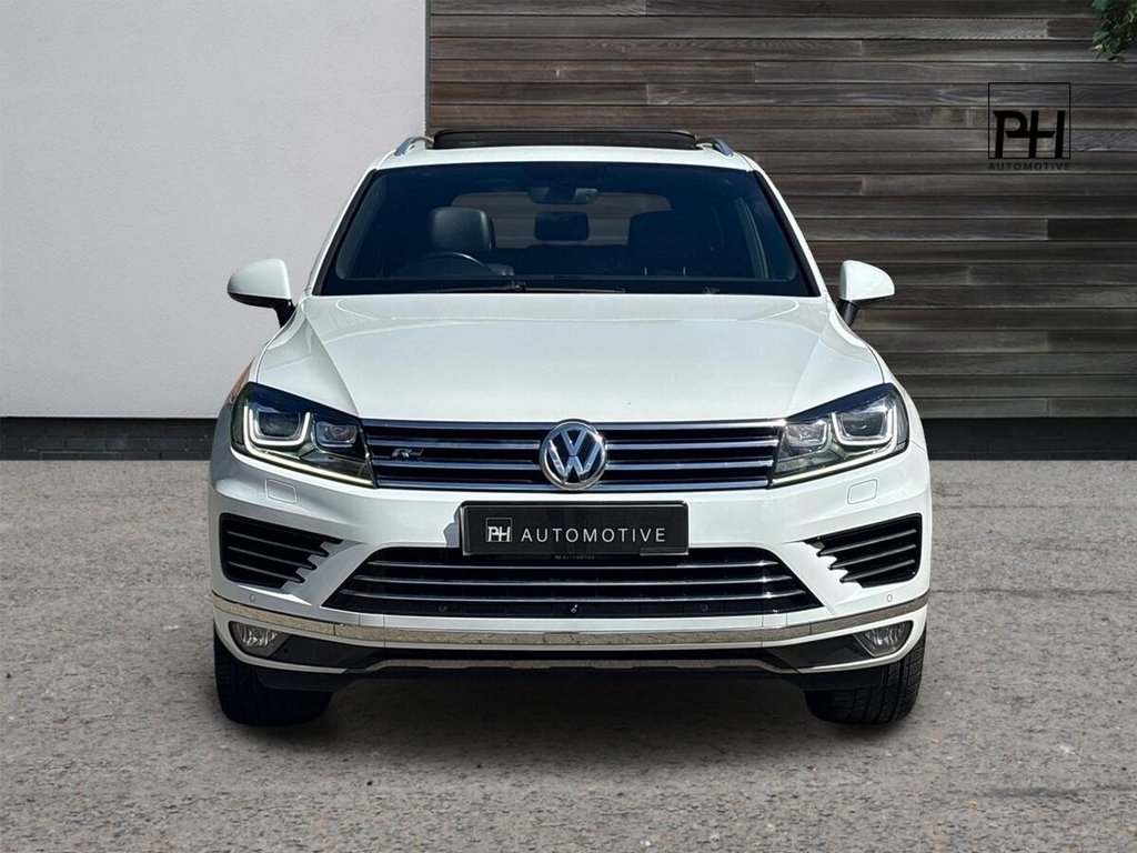 USED 2017 17 VOLKSWAGEN TOUAREG 3.0 TDI V6 BlueMotion Tech R-Line Plus SUV 5dr Diesel Tiptronic 4WD Euro 6 (s/s) (262 ps) PANORAMIC ROOF|HEATED S WHEEL