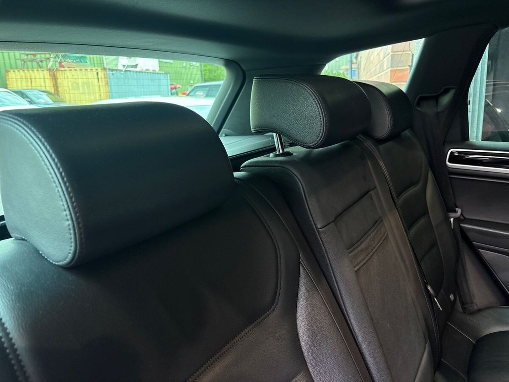 USED 2017 17 VOLKSWAGEN TOUAREG 3.0 TDI V6 BlueMotion Tech R-Line Plus SUV 5dr Diesel Tiptronic 4WD Euro 6 (s/s) (262 ps) PANORAMIC ROOF|HEATED S WHEEL