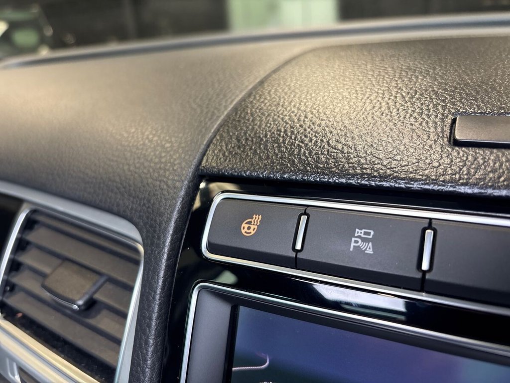 USED 2017 17 VOLKSWAGEN TOUAREG 3.0 TDI V6 BlueMotion Tech R-Line Plus SUV 5dr Diesel Tiptronic 4WD Euro 6 (s/s) (262 ps) PANORAMIC ROOF|HEATED S WHEEL