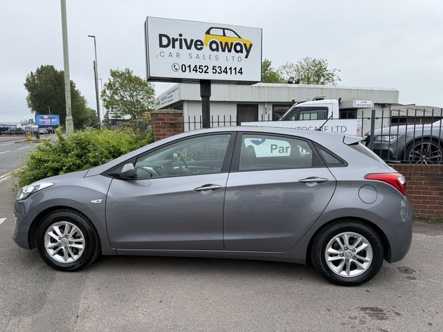 2014 I30 1.6 CRDI BLUE DRIVE ACTIVE HATCHBACK 5DR DIESEL MANUAL EURO 5 S... photo