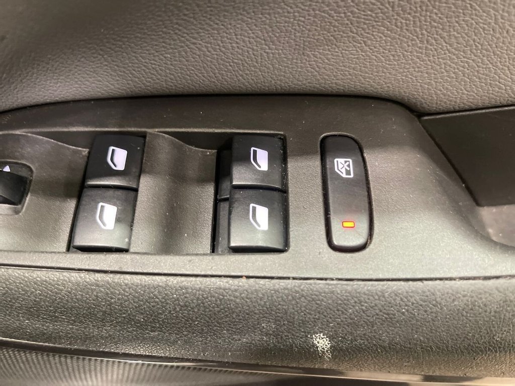 USED 2019 19 VAUXHALL CROSSLAND X 1.2 Elite Nav SUV 5dr Petrol Manual Euro 6 (83 ps) Sat Nav