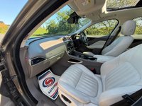 USED 2016 66 JAGUAR F-PACE 2.0 D180 Portfolio SUV 5dr Diesel Auto AWD Euro 6 (s/s) (180 ps) 